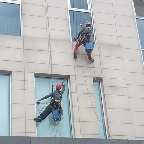 NORA VİZYON dis-cephe Temizlik Hizmeti